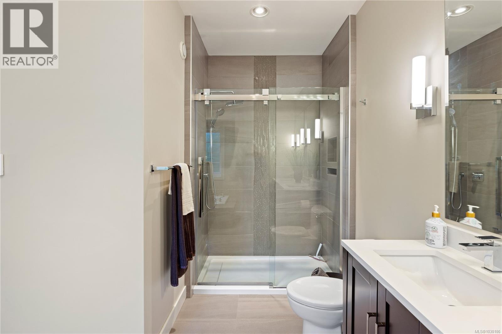 1228 Garden Gate Dr, Central Saanich