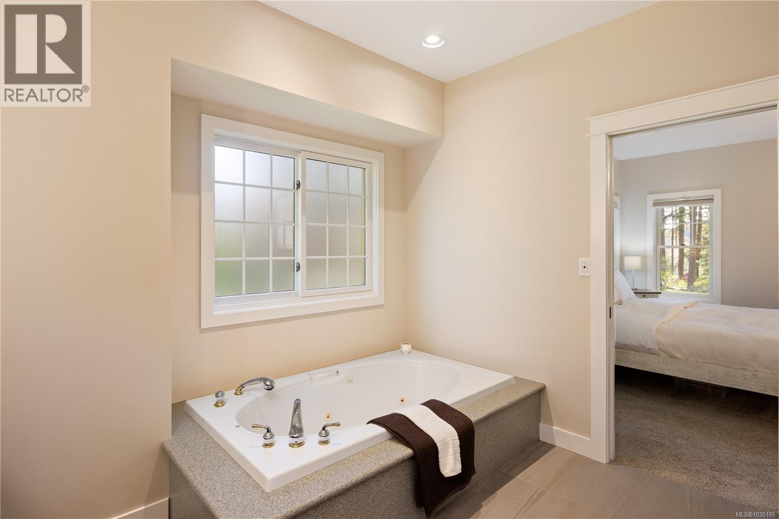 1228 Garden Gate Dr, Central Saanich