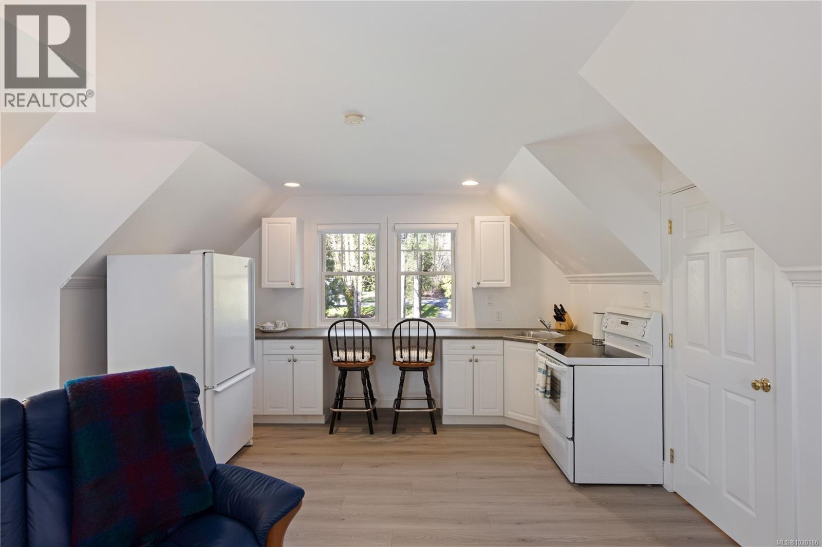 1228 Garden Gate Dr, Central Saanich