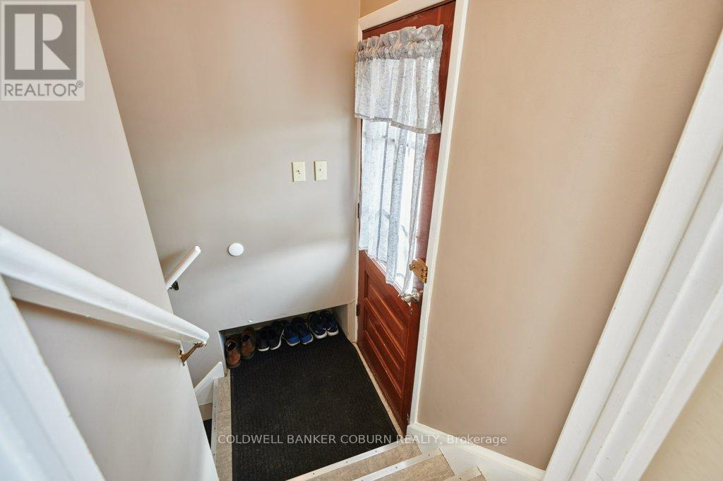 56 MEIKLE STREET - 24