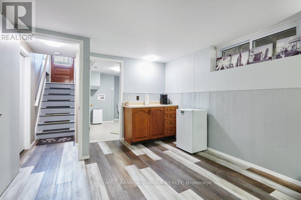 56 MEIKLE STREET - 26