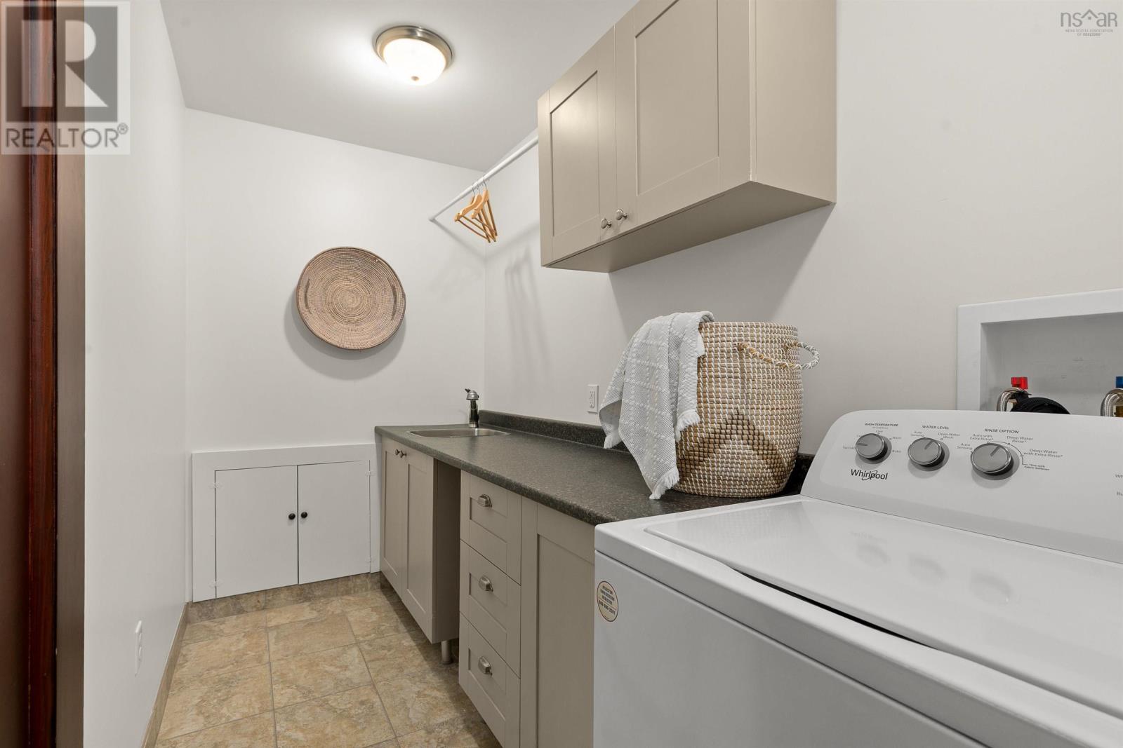 Property 11 of 50 of 824 Robie Street