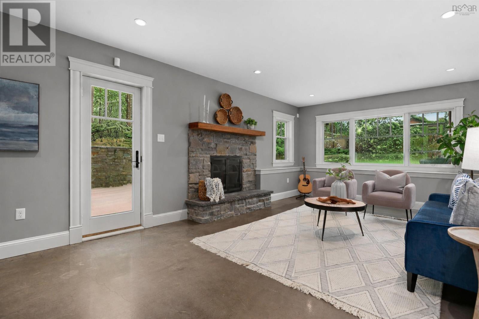 Property 25 of 50 of 824 Robie Street