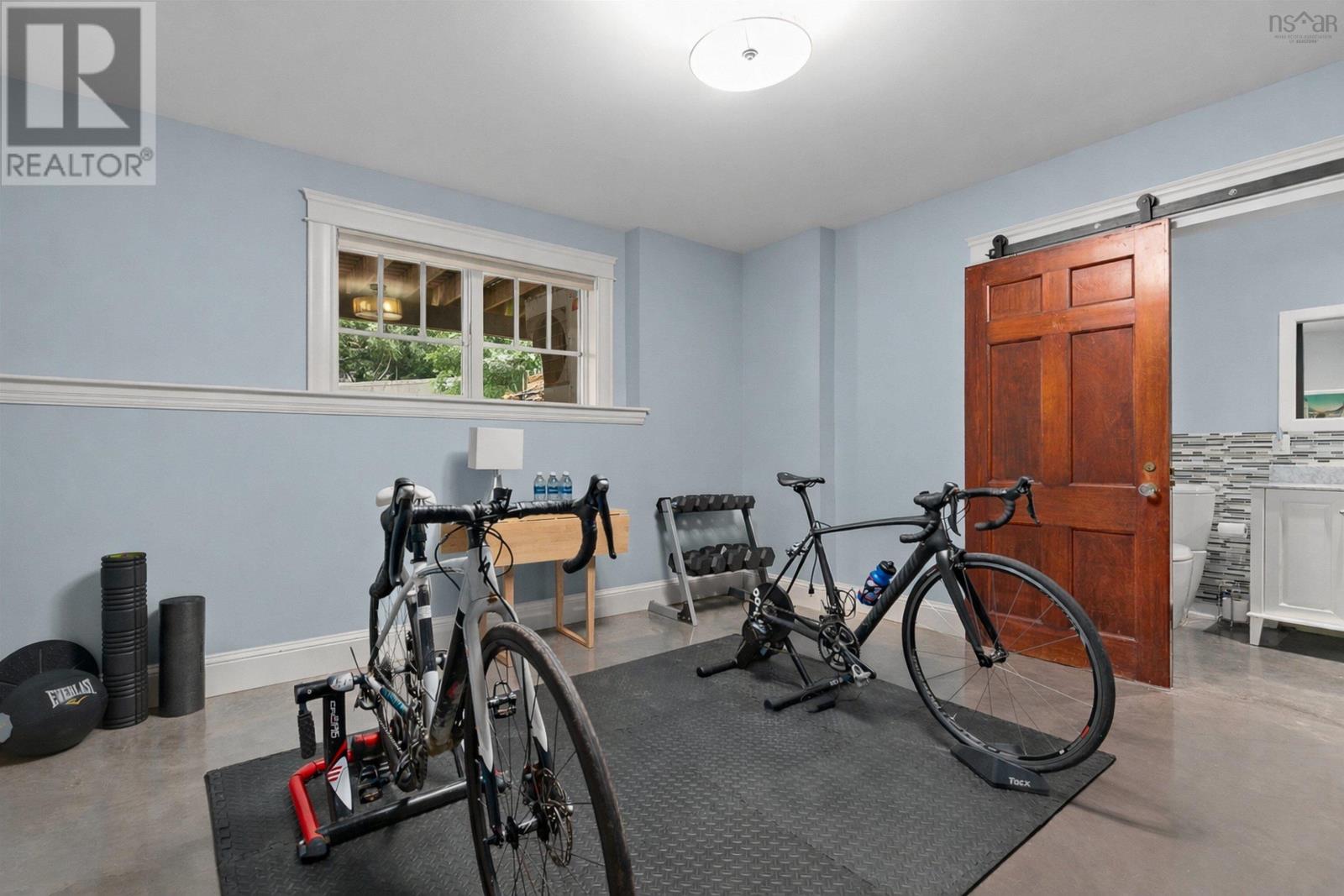 Property 42 of 50 of 824 Robie Street