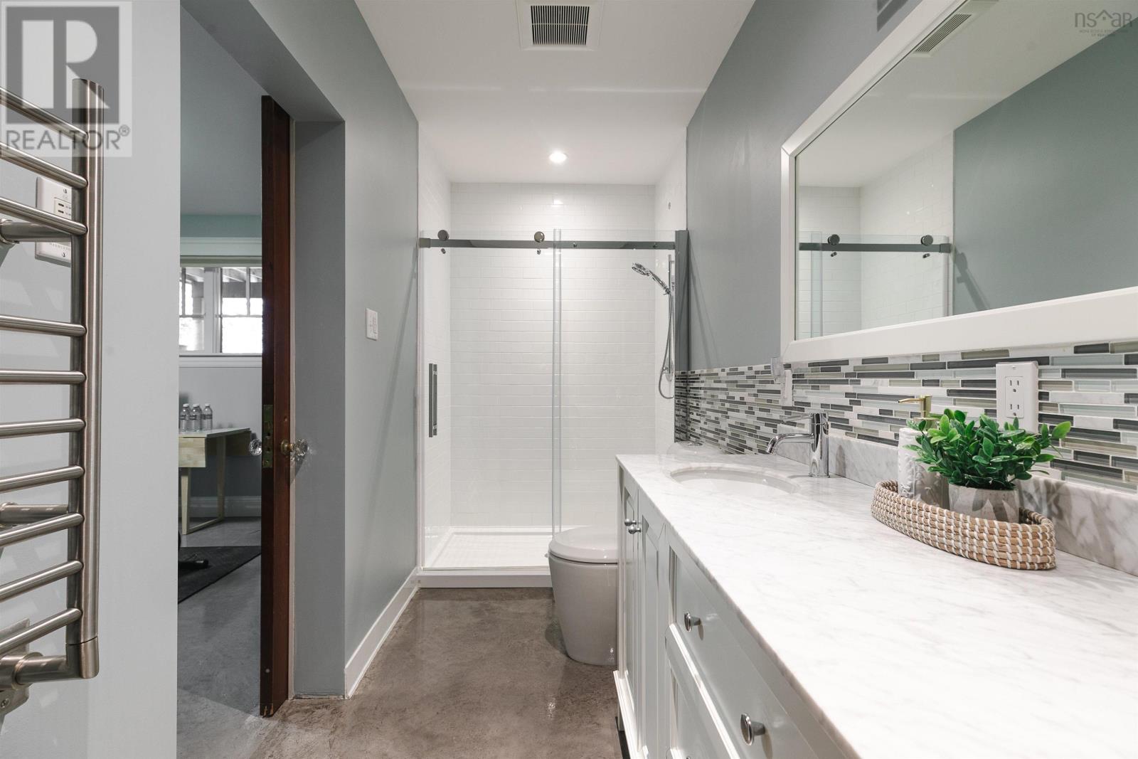 Property 26 of 50 of 824 Robie Street