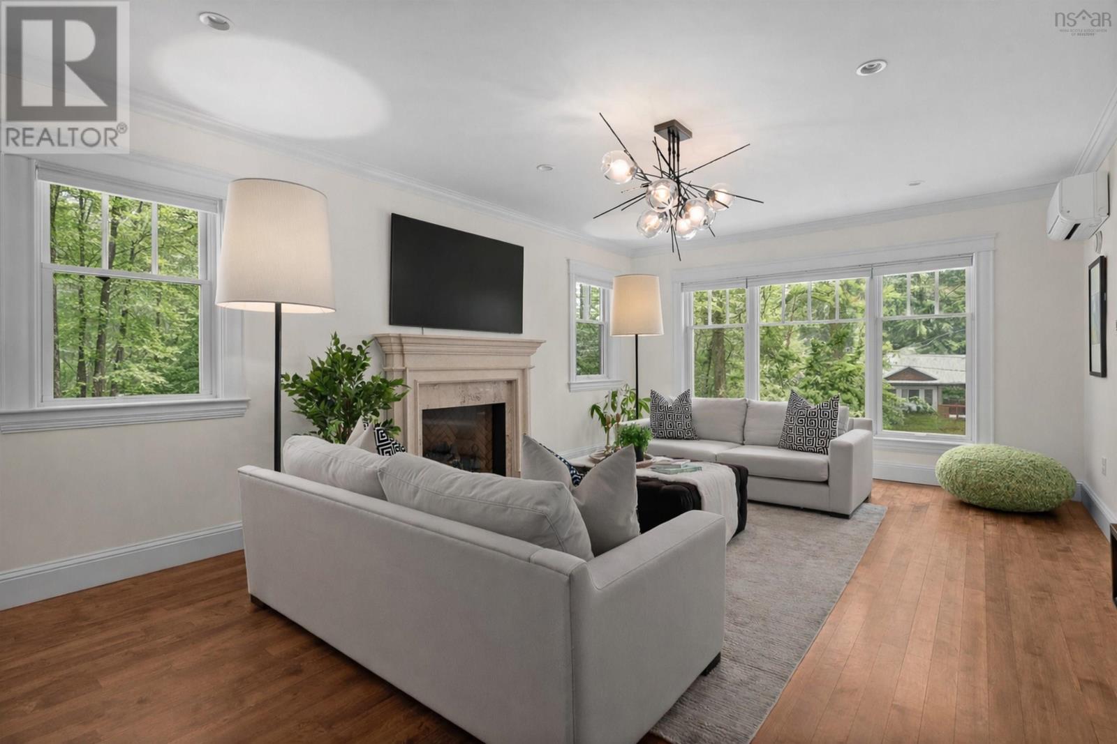 Property 40 of 50 of 824 Robie Street