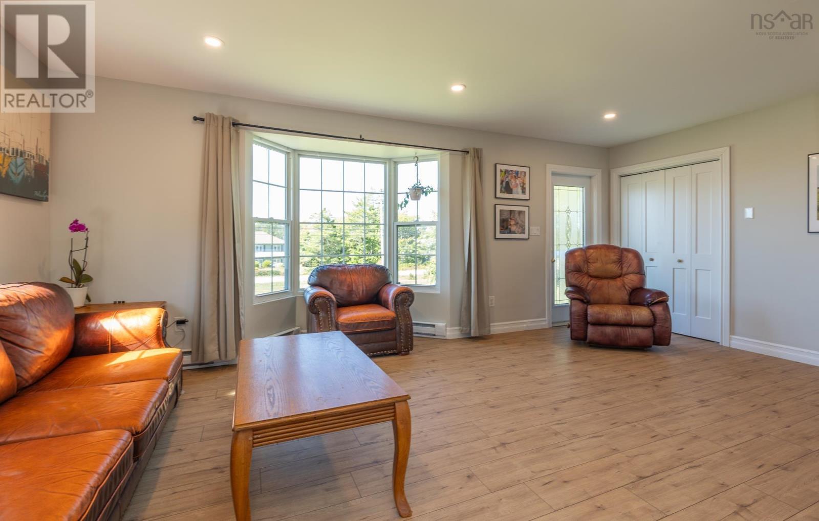 Property 3 of 34 of 309 Highway 330