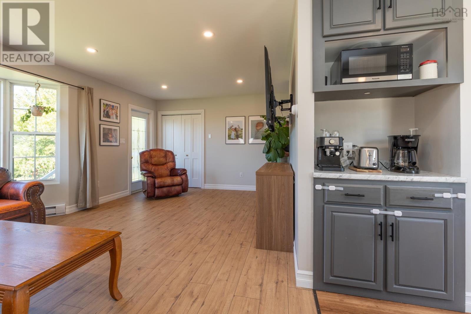 Property 27 of 34 of 309 Highway 330