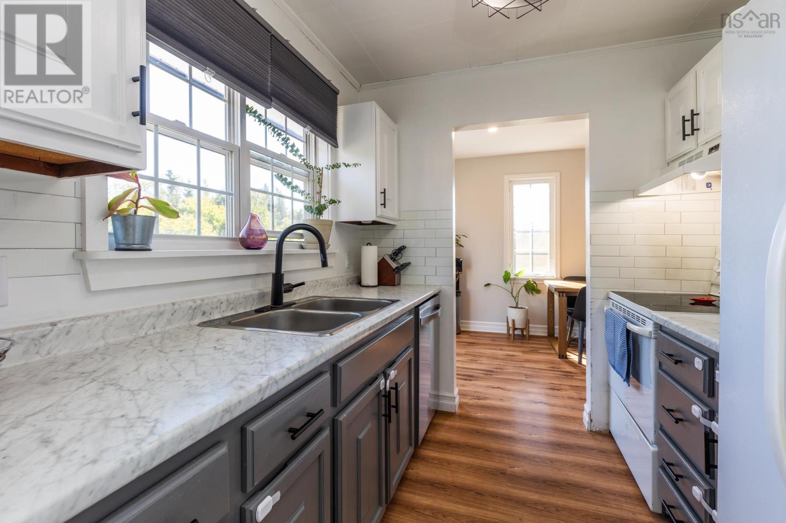 Property 8 of 34 of 309 Highway 330