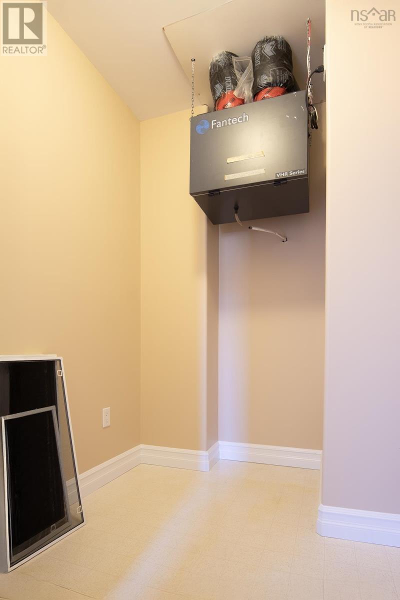 Property 20 of 21 of 108 52 Whitehall Crescent