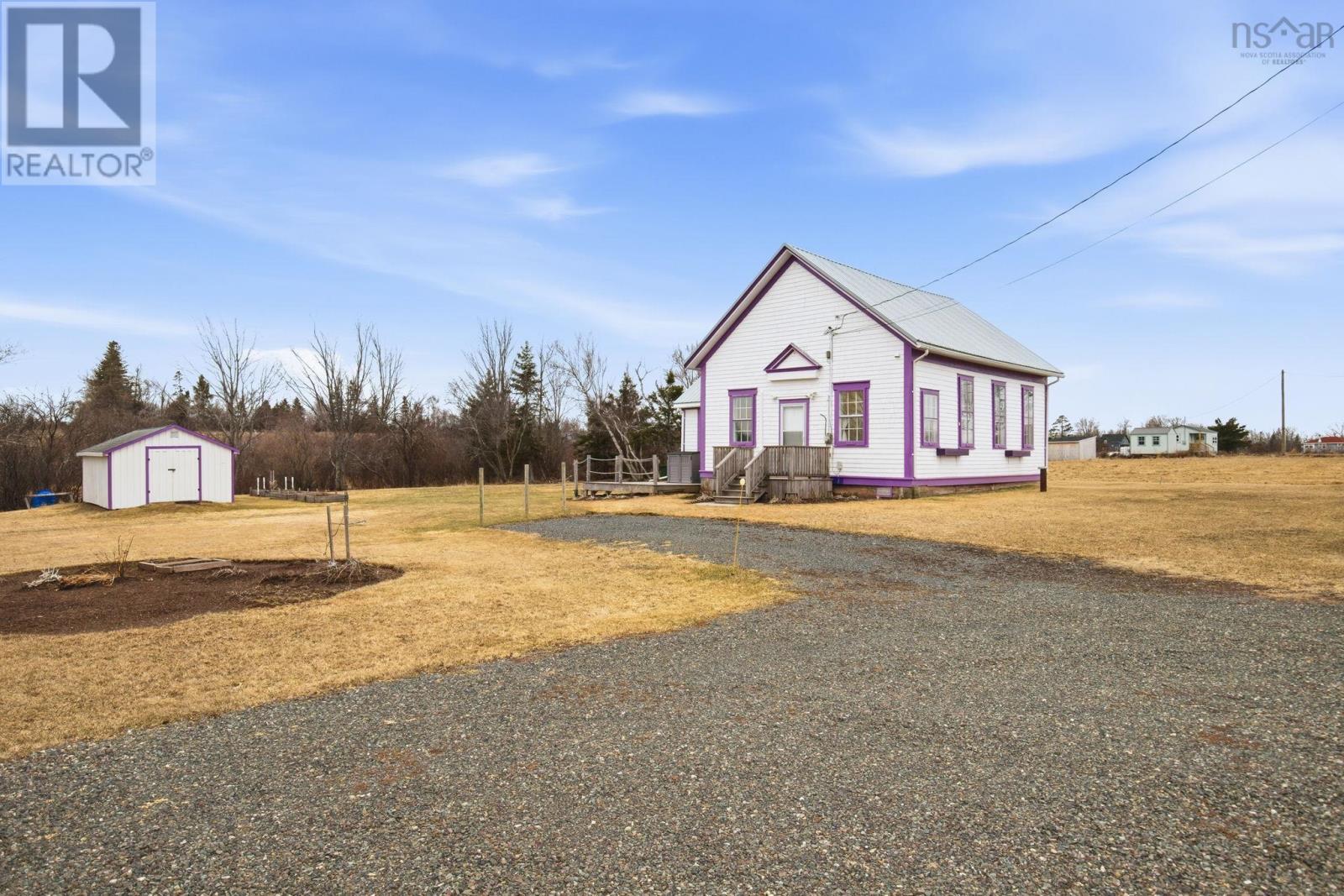 828 Highway 6