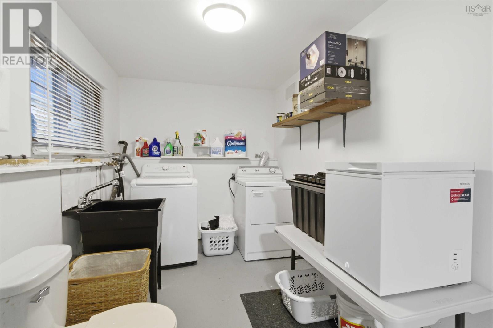 Property 21 of 48 of 66 Parkwood Drive