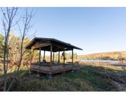 42 Ch. Du Lac-lawless, Litchfield, QC J0X1K0 Photo 10