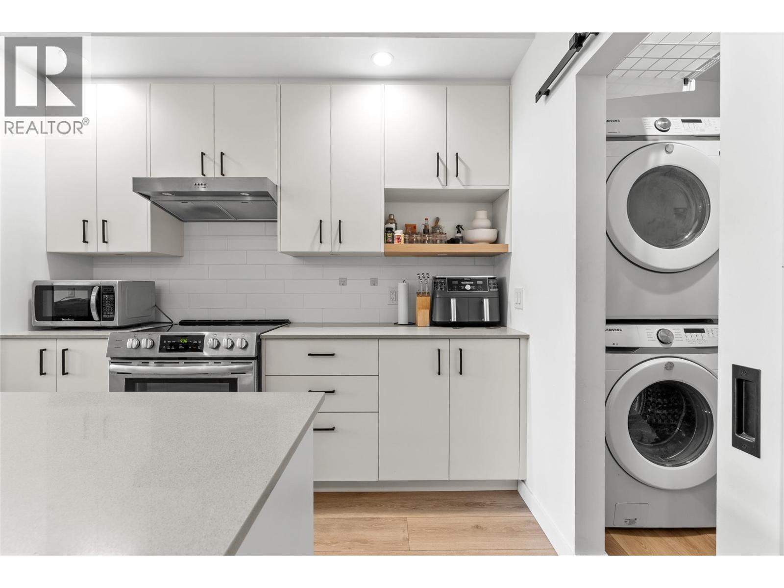 609 660 Cawston Avenue North, Kelowna