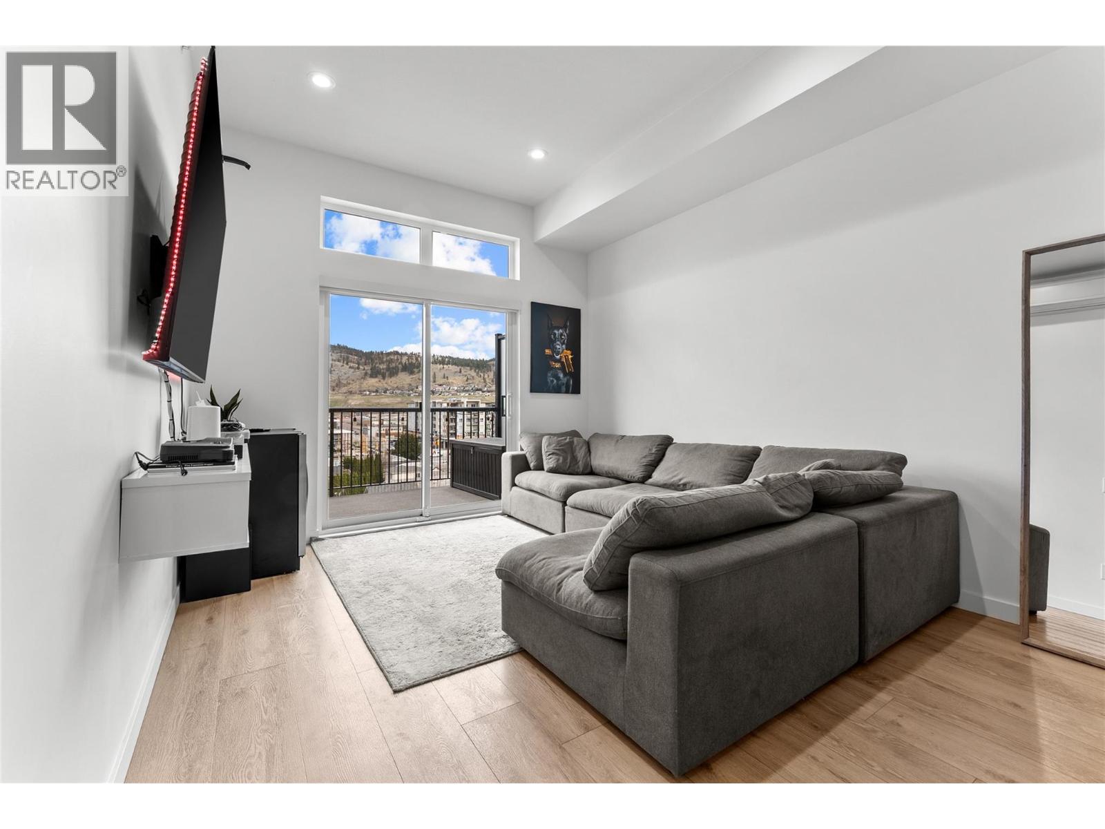 609 660 Cawston Avenue North, Kelowna