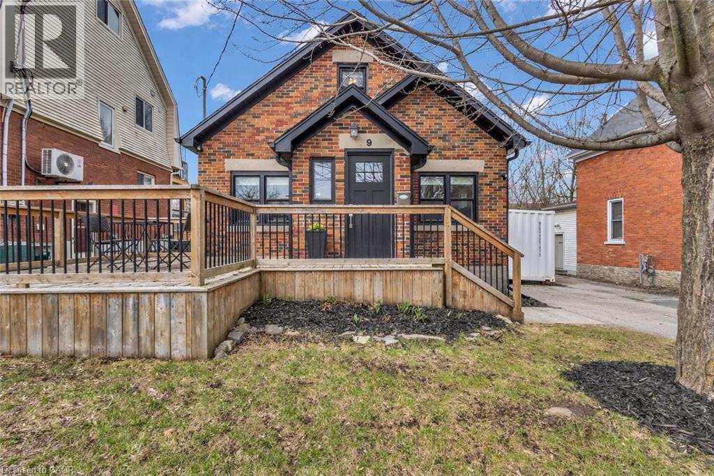 9 DUNBAR Road S,Waterloo,,