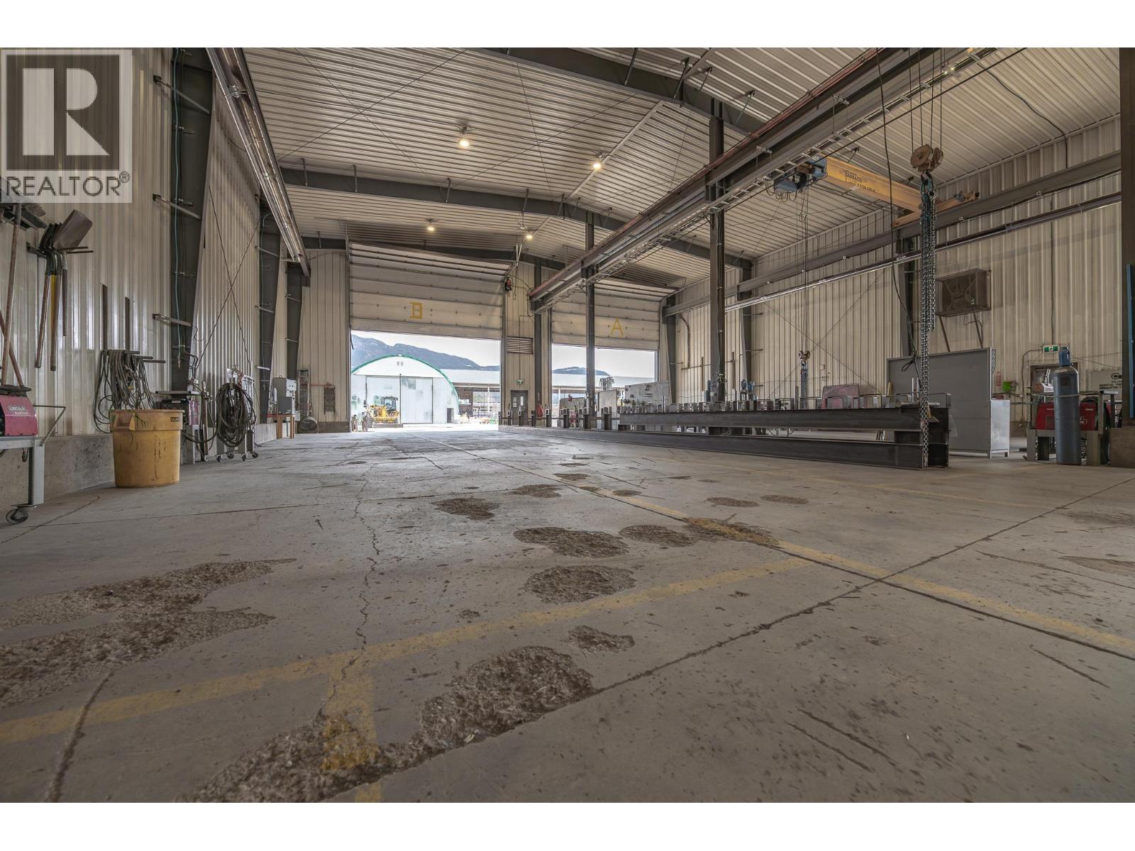  9100 Grainger Road, Canal Flats