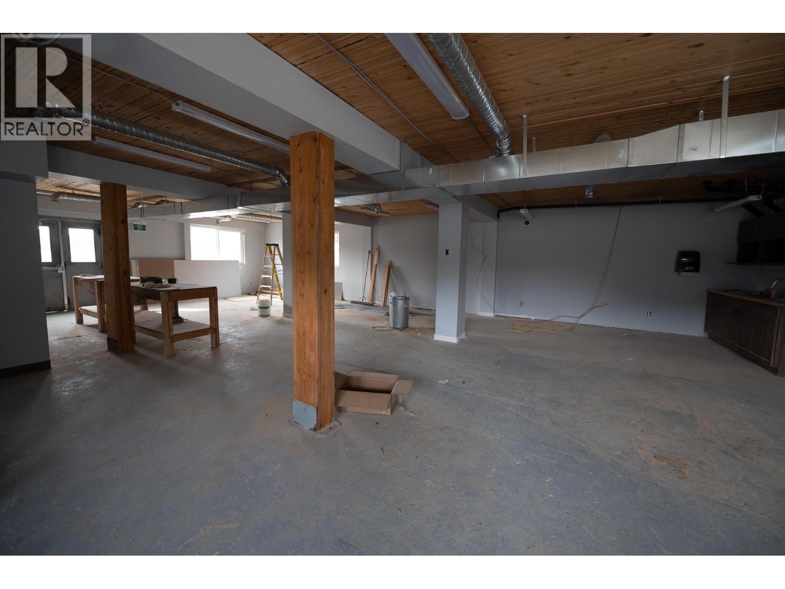  9100 Grainger Road, Canal Flats