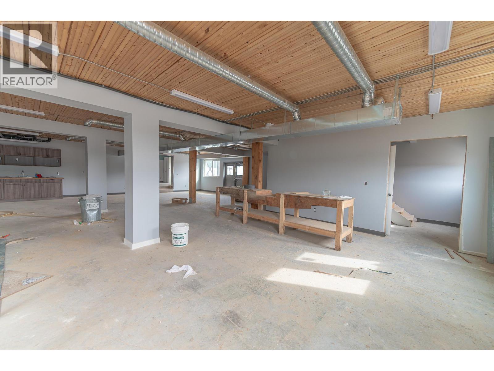  9100 Grainger Road, Canal Flats