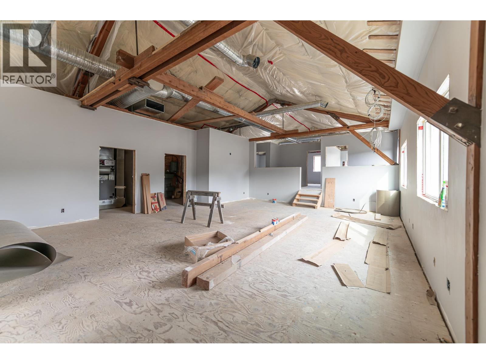  9100 Grainger Road, Canal Flats