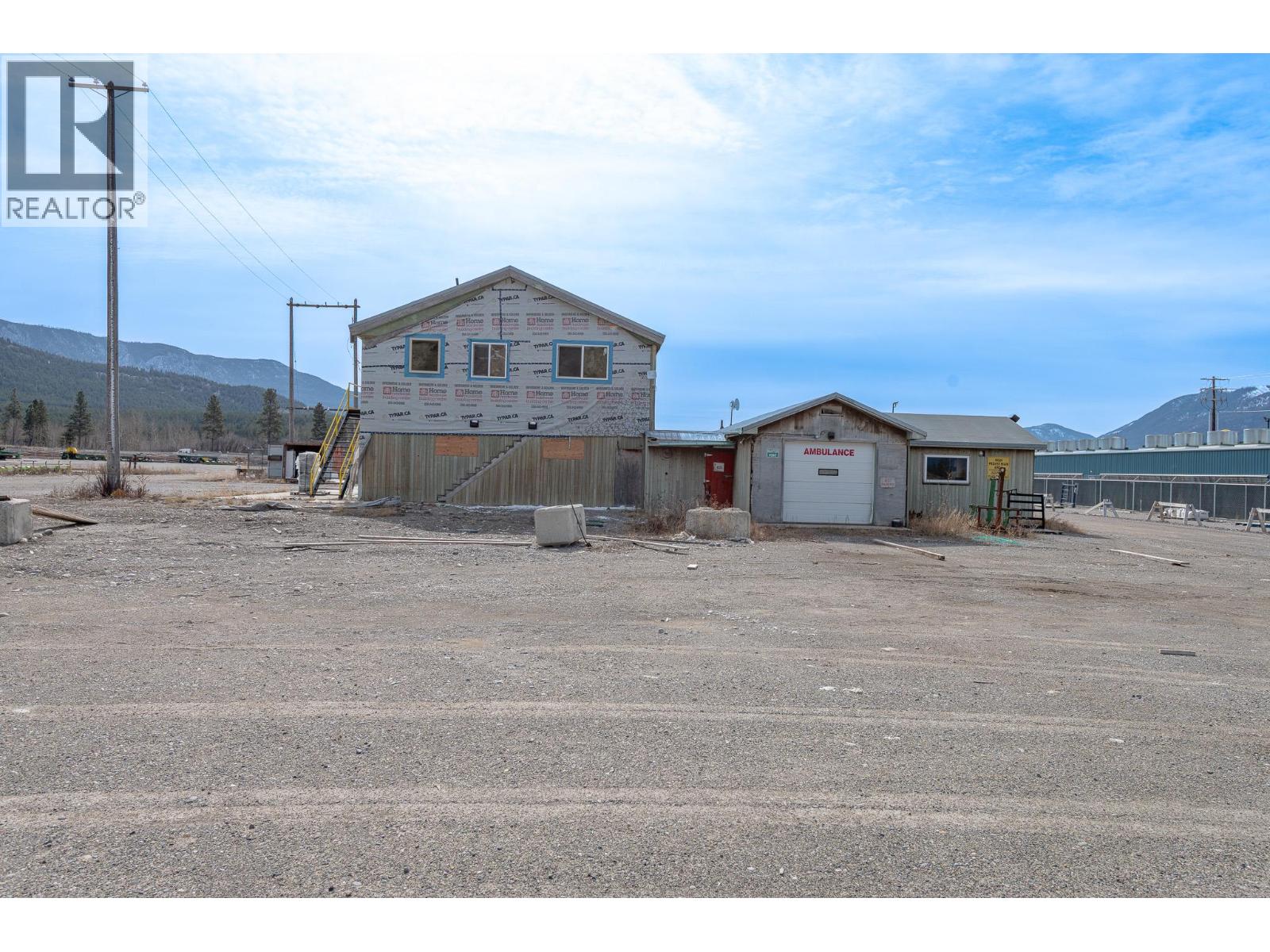  9100 Grainger Road, Canal Flats