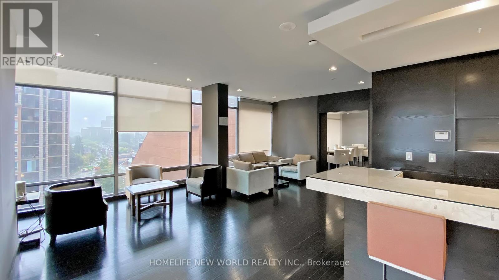 #312 18 YORKVILLE AVENUE - 36