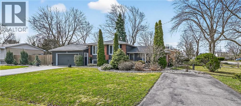 8 BENDAMERE DRIVE - 1