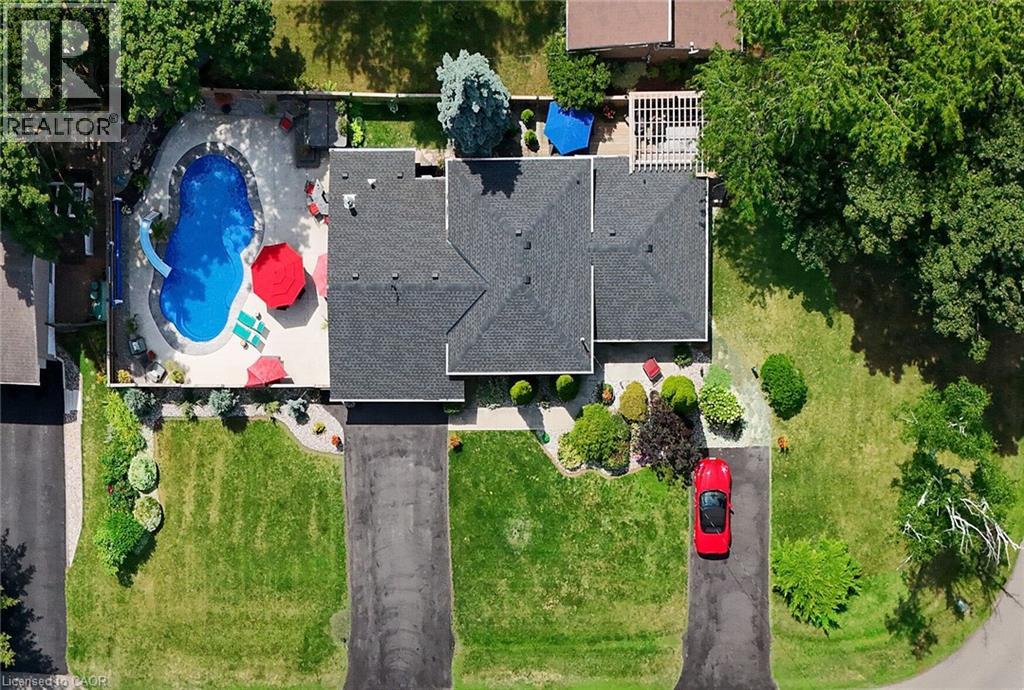 8 BENDAMERE DRIVE - 2