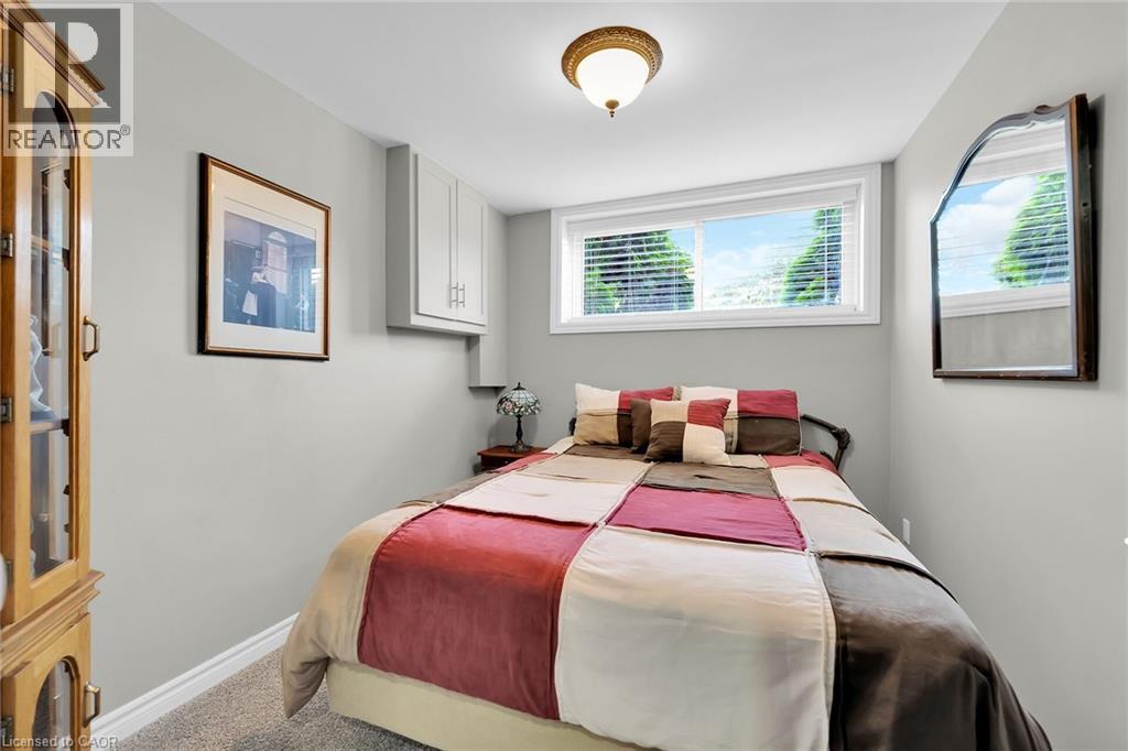 8 BENDAMERE DRIVE - 21
