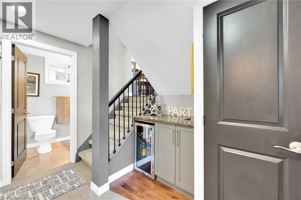 8 BENDAMERE DRIVE - 24