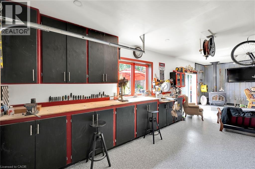 8 BENDAMERE DRIVE - 27