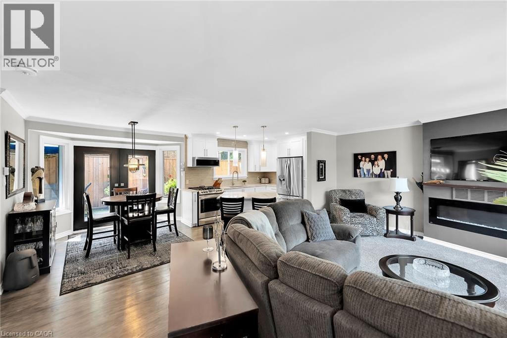 8 BENDAMERE DRIVE - 6