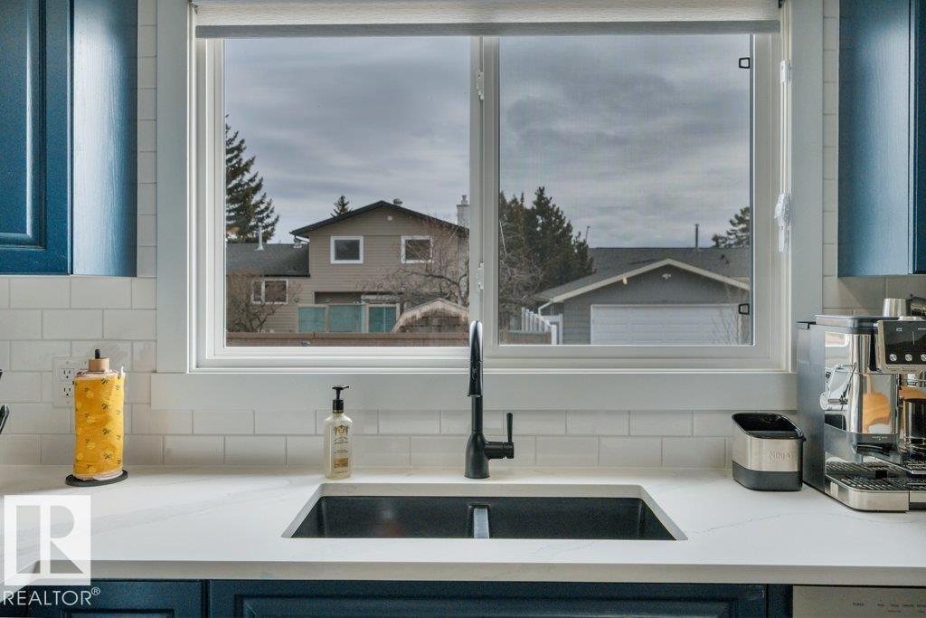 10721 33A AV NW, Edmonton