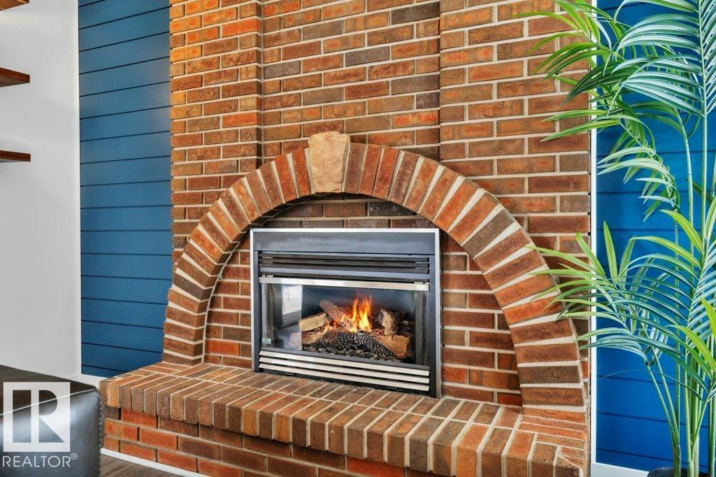 10721 33A AV NW, Edmonton