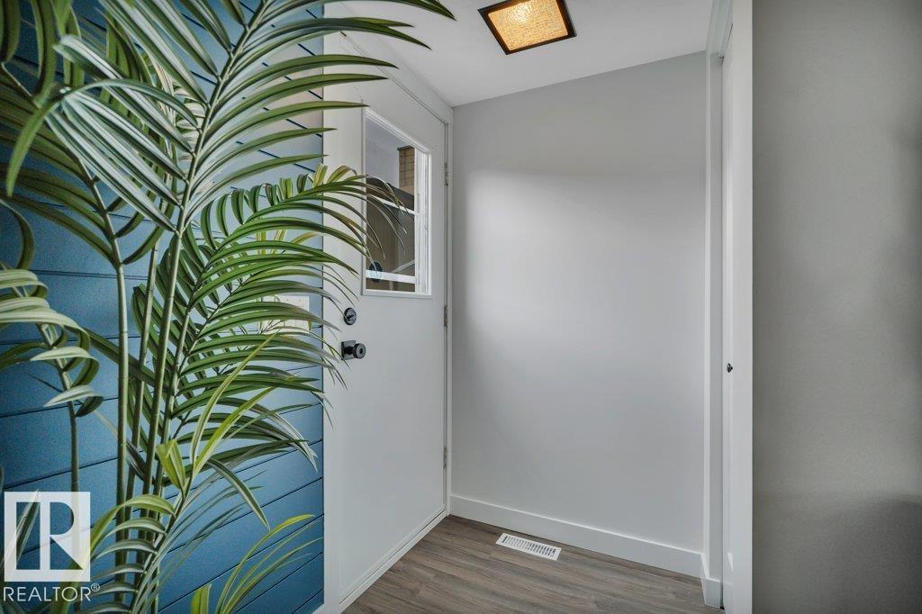 10721 33A AV NW, Edmonton