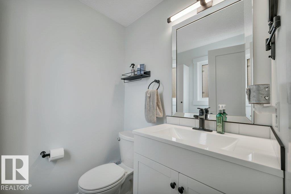 10721 33A AV NW, Edmonton