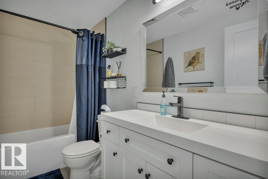 10721 33A AV NW, Edmonton