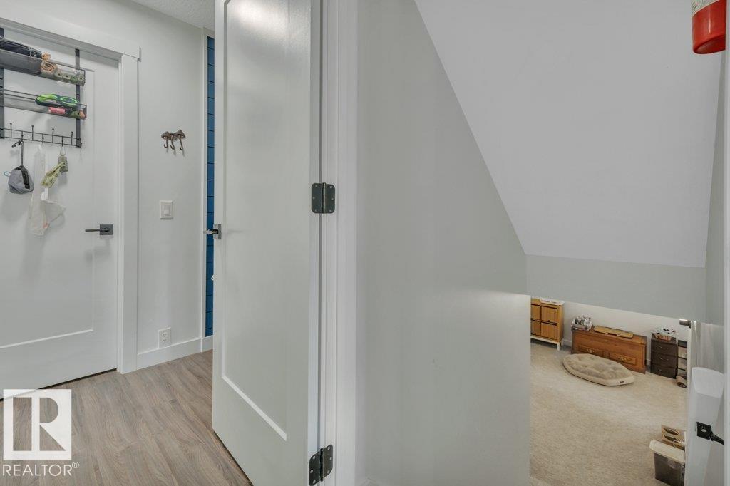 10721 33A AV NW, Edmonton