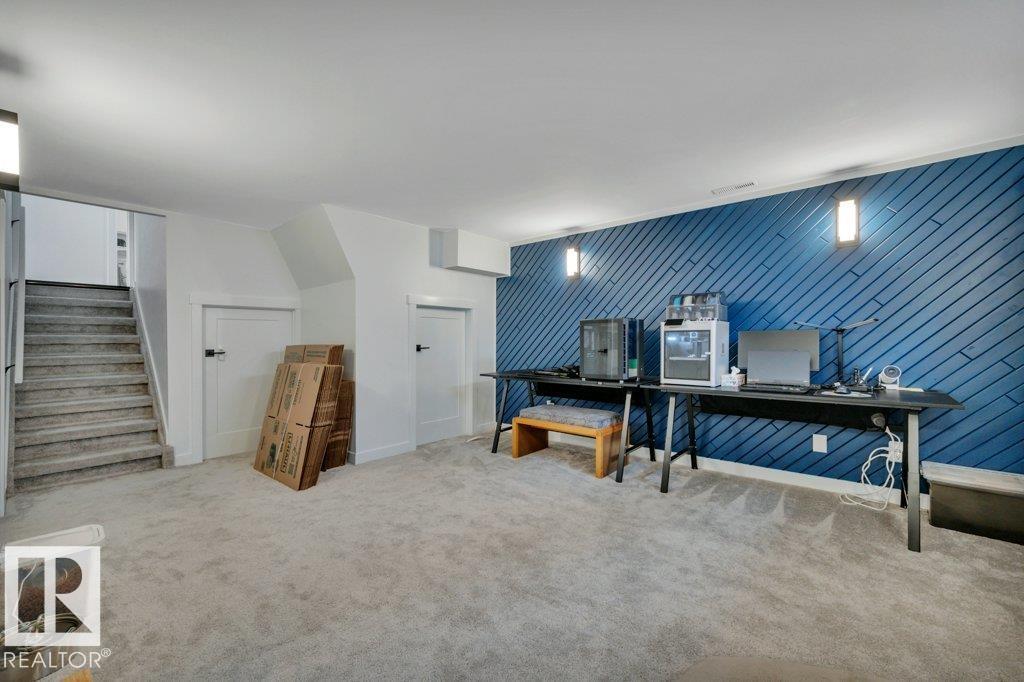 10721 33A AV NW, Edmonton