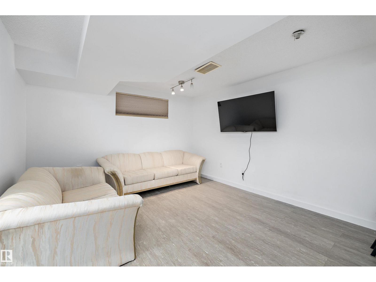 16304 43 ST NW, Edmonton