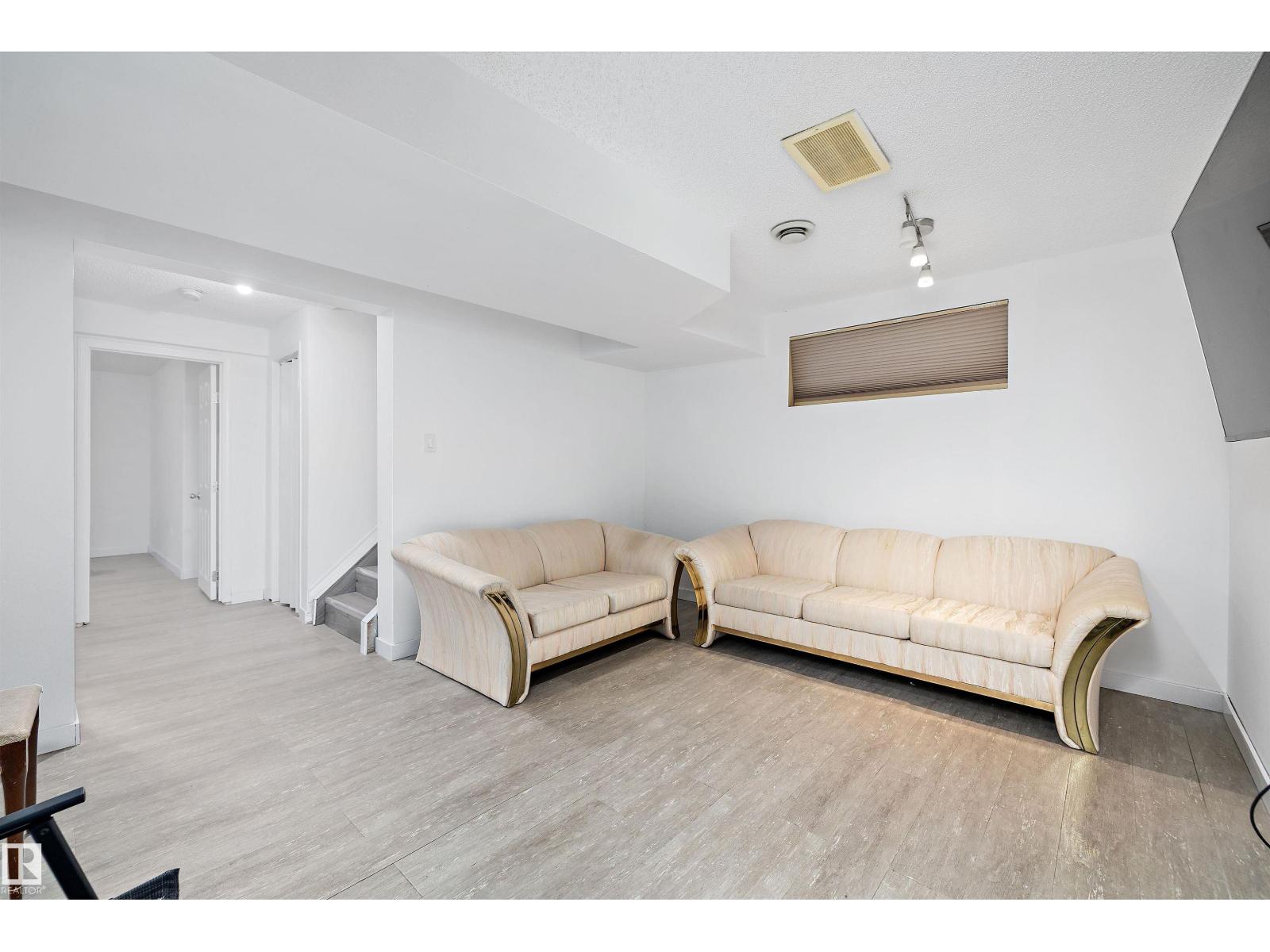 16304 43 ST NW, Edmonton