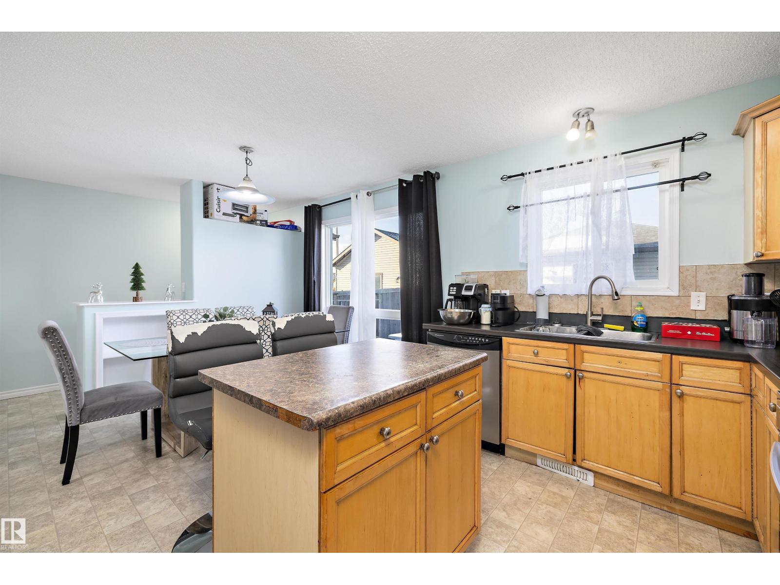 16304 43 ST NW, Edmonton