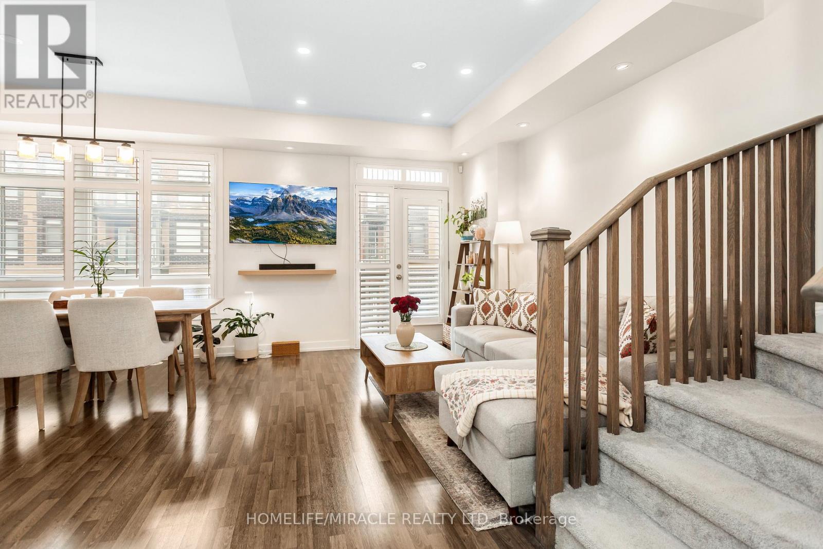 285 DALHOUSIE STREET - 12