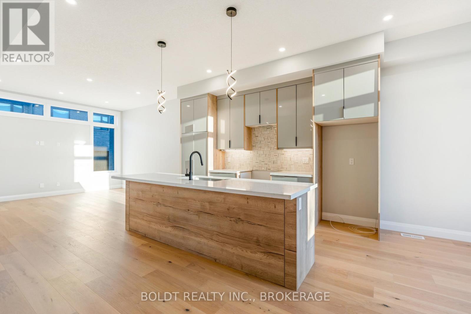 35 WELLSPRING WAY - 12