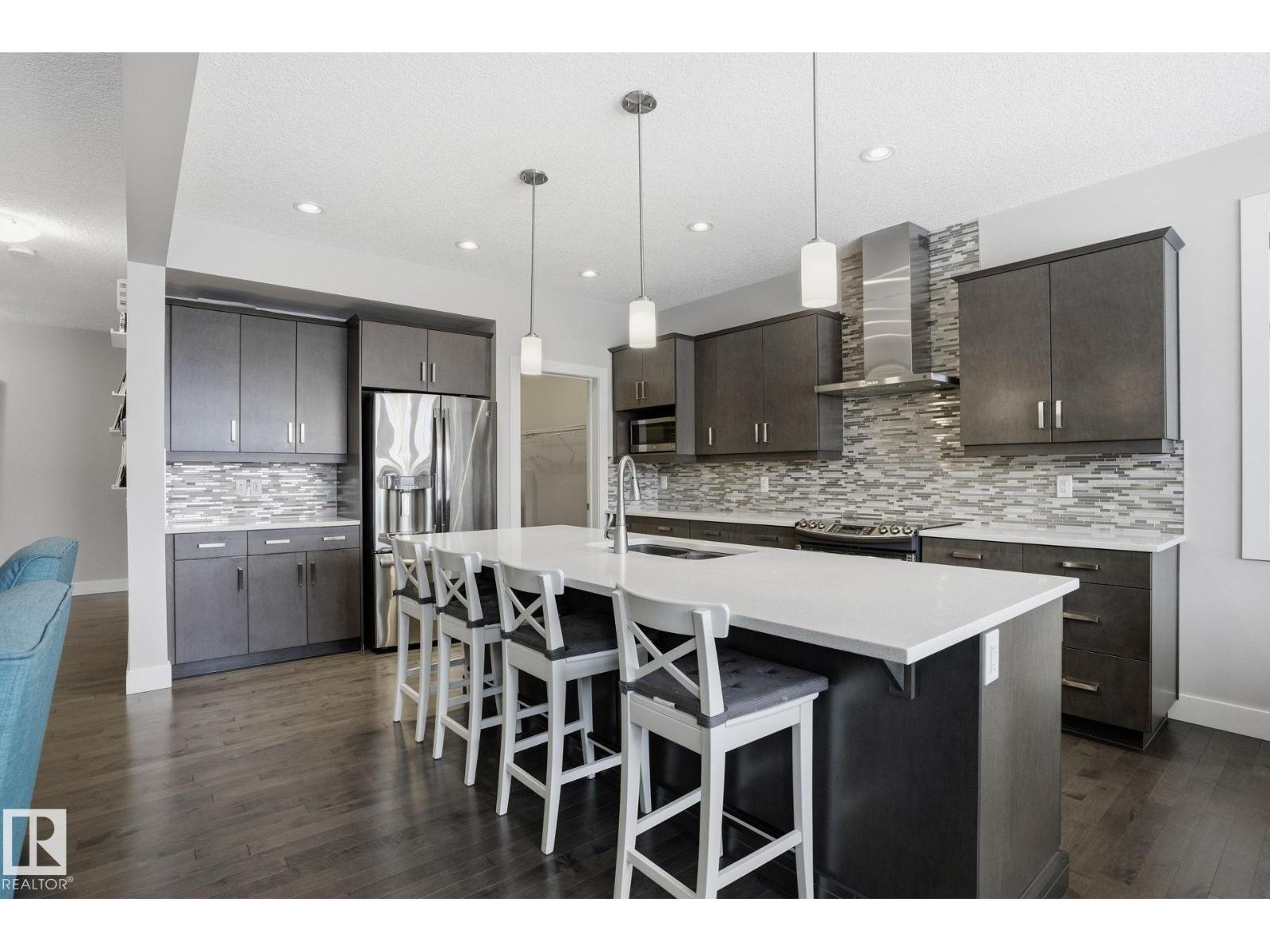 1915 77 ST SW, Edmonton