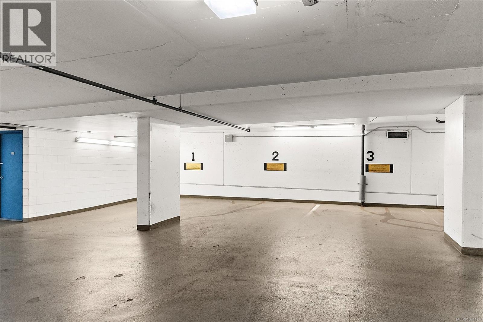 #330 21 DALLAS RD - 34