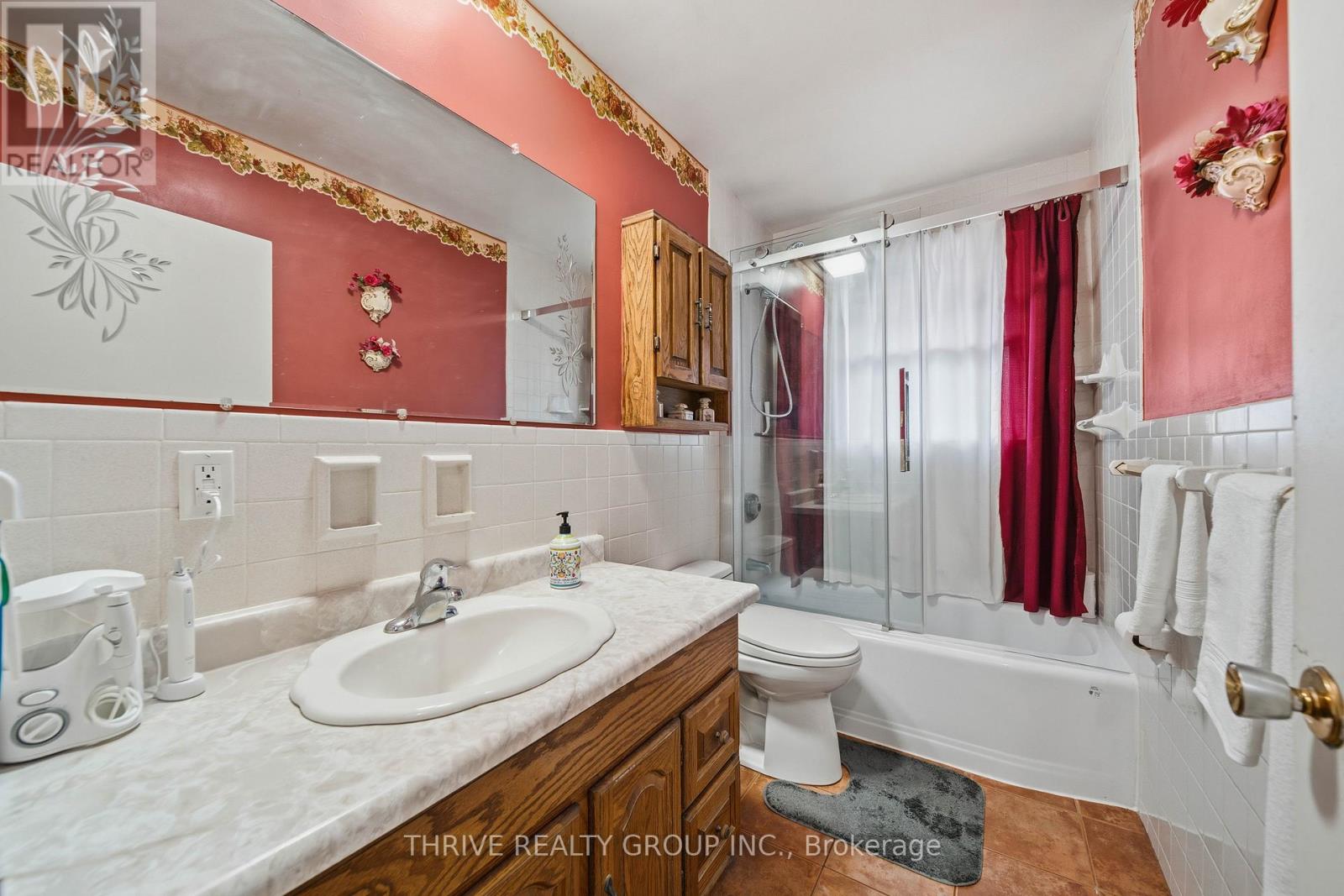 6 SOUTHWOOD CRESCENT - 20