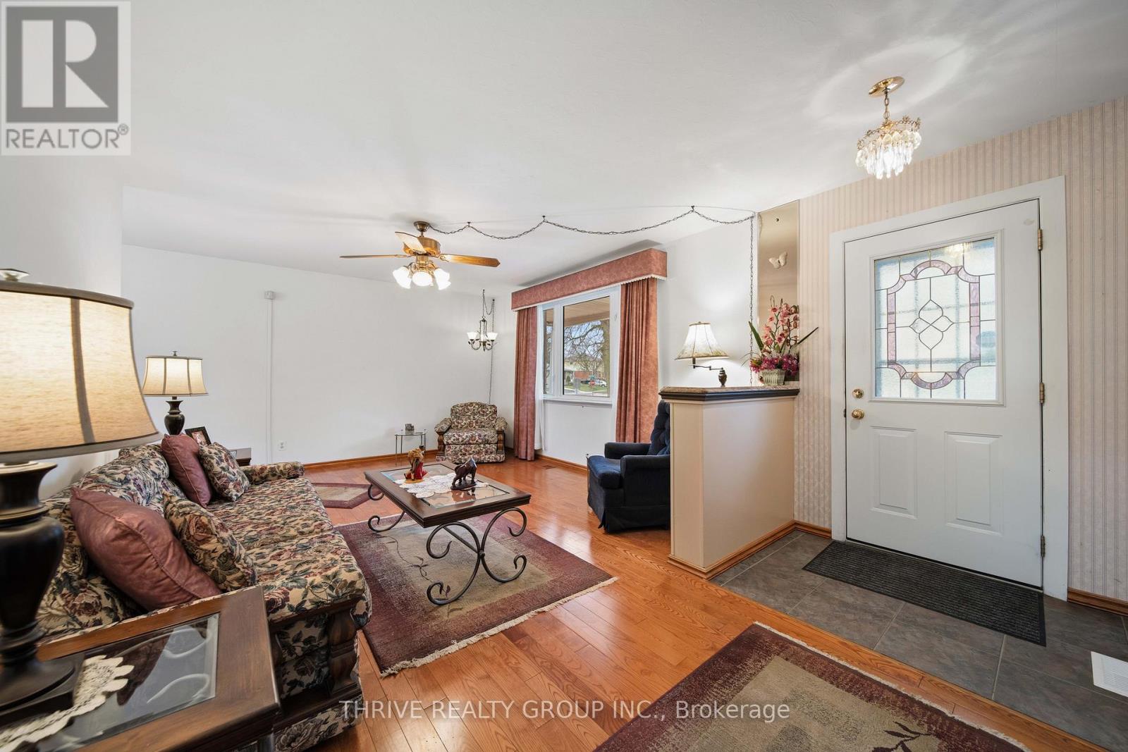 6 SOUTHWOOD CRESCENT - 7
