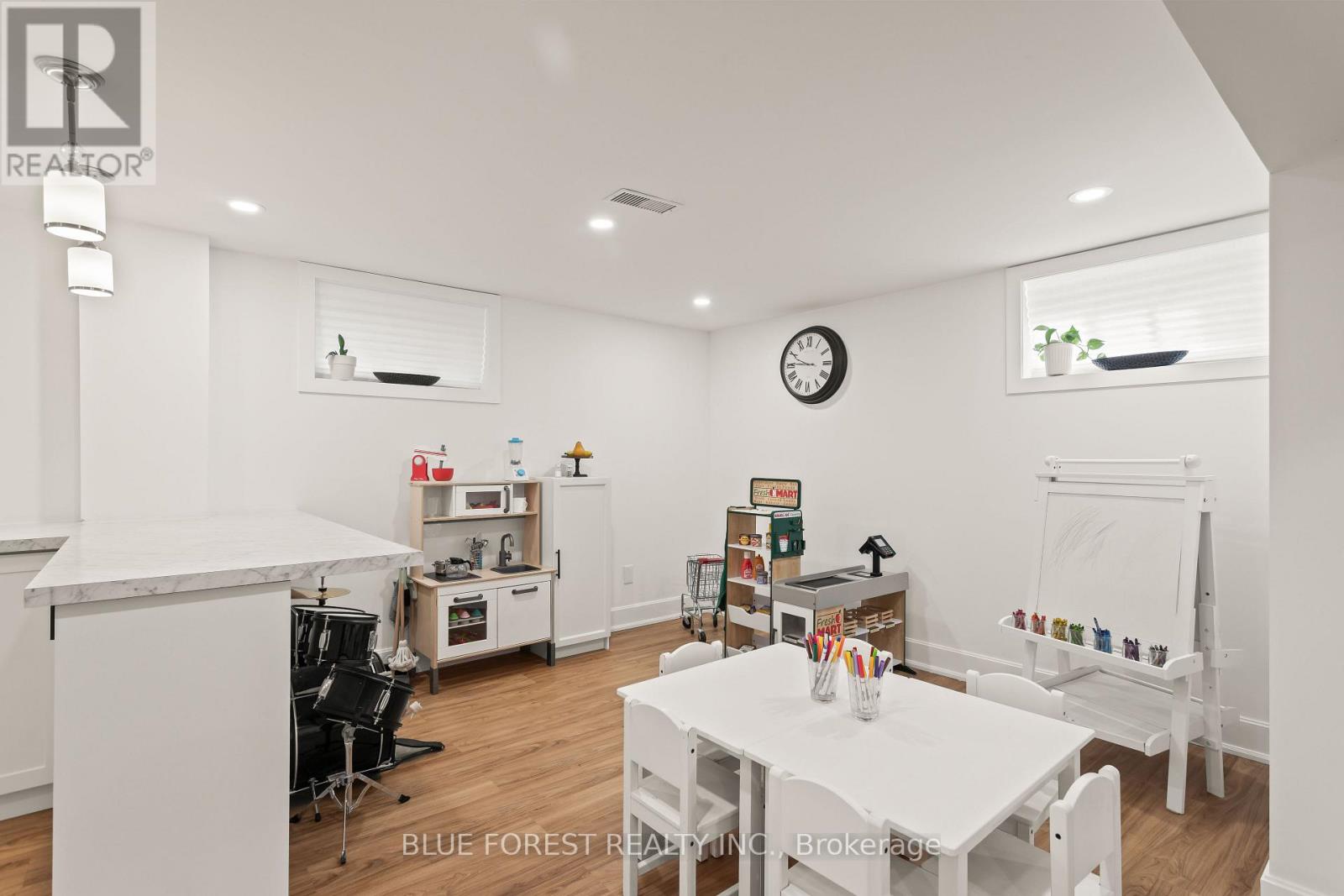 6742 JAMES STREET Property Photo