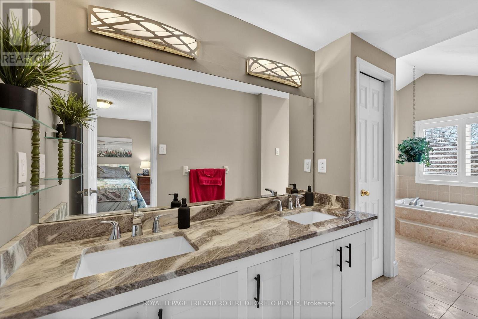 66 CHALFONT CRESCENT Property Photo